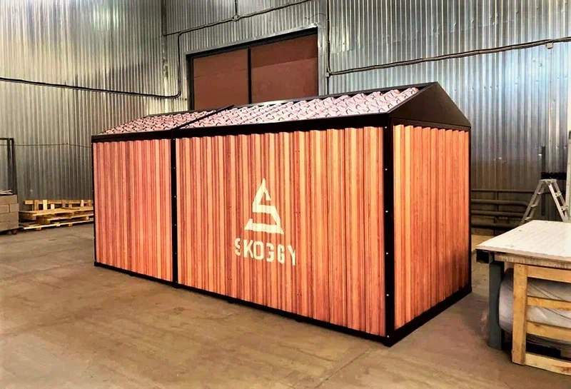 красивый хозблок из профнастила skoggy