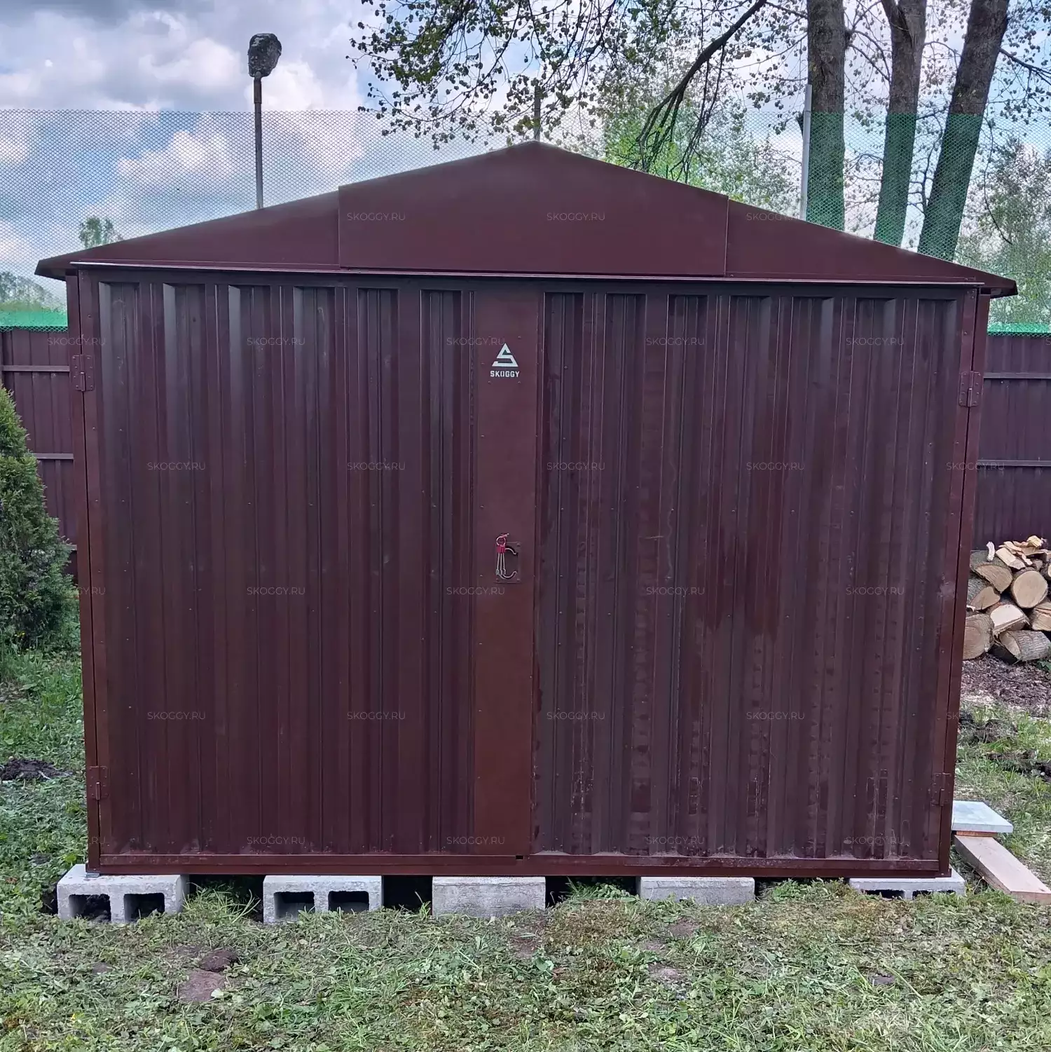 Хозблок SKOGGY для дачи: надёжное хранение инвентаря и техники