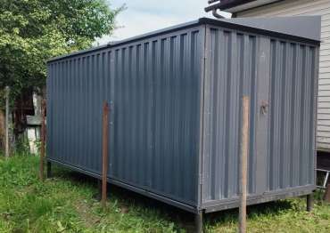 Универсальный хозблок СКОГГИ на загородном участке